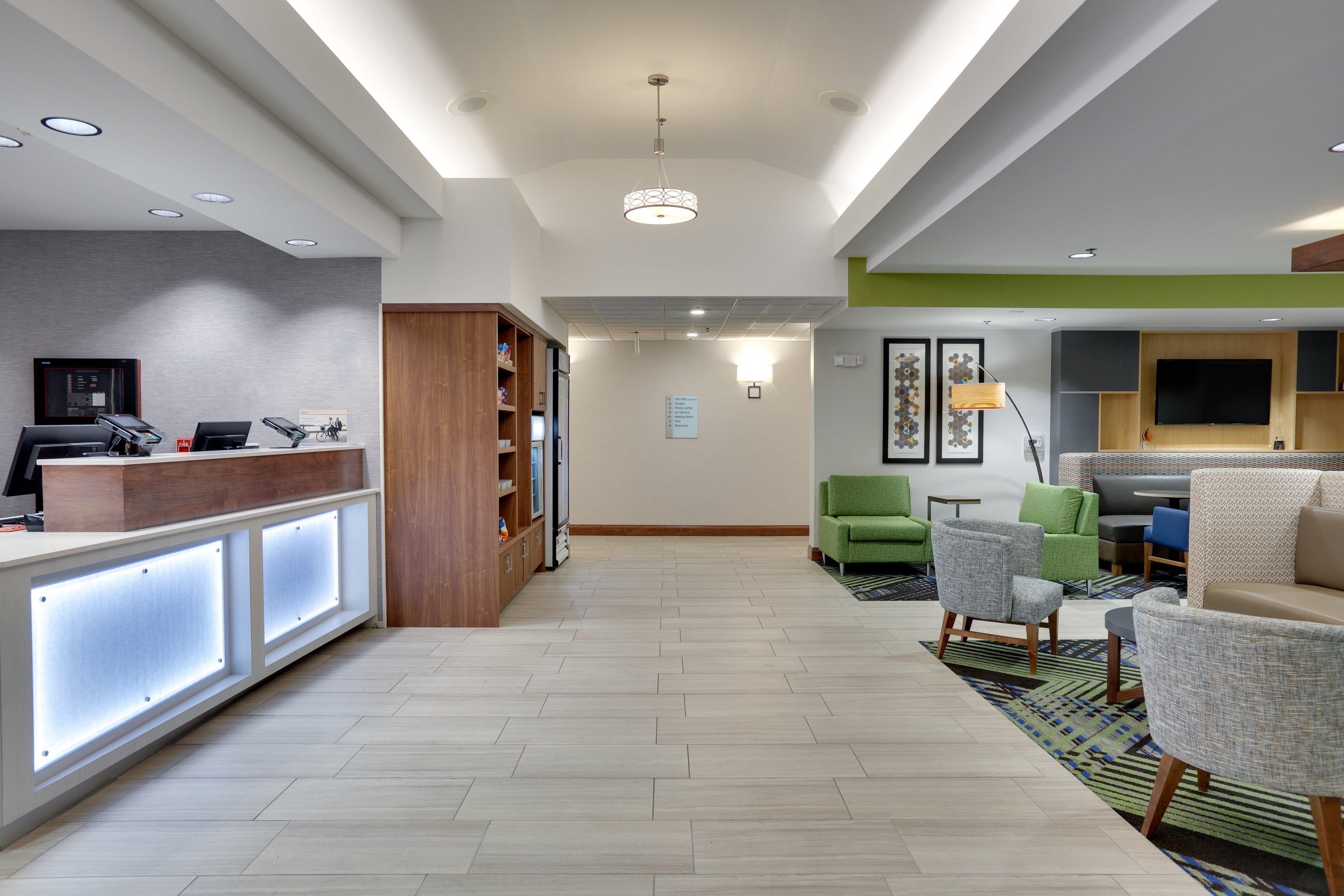 Holiday Inn Express & Suites Mitchell, An Ihg Hotel Buitenkant foto