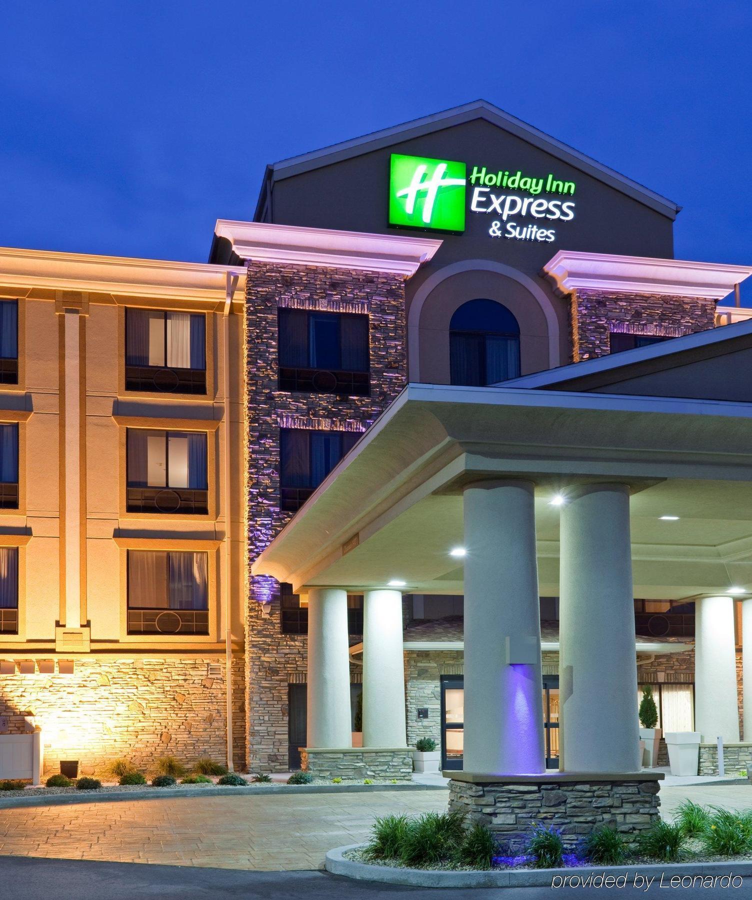 Holiday Inn Express & Suites Mitchell, An Ihg Hotel Buitenkant foto